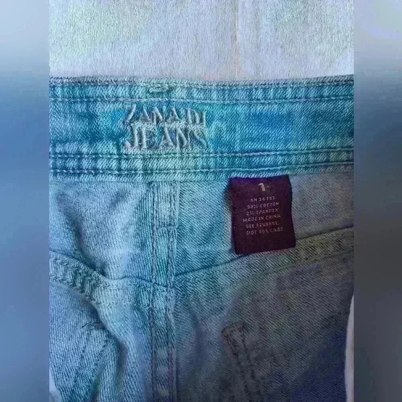 Zanadi Jeans Denim Cuffed Capris Embroidered Women's Size  1 - Picture 3 of 7